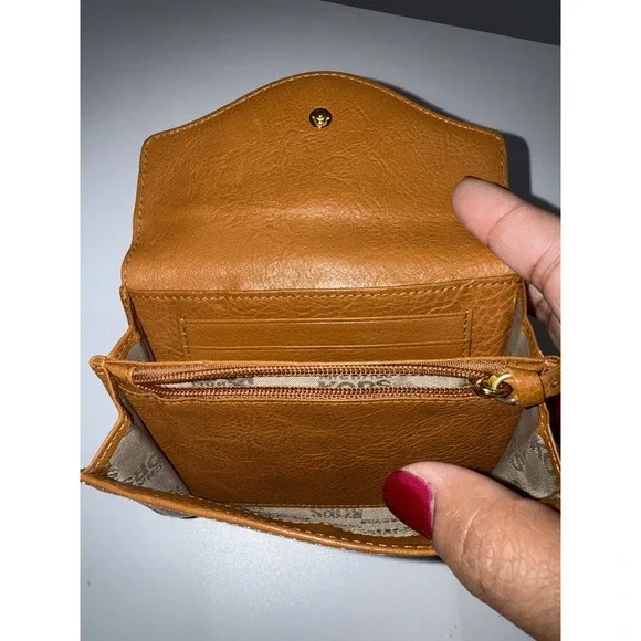 Michael Kors Astor Tan Leather Studded Wallet Button Snap Envelope T - Picture 3 of 6